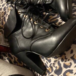 Dollhouse women’s boots